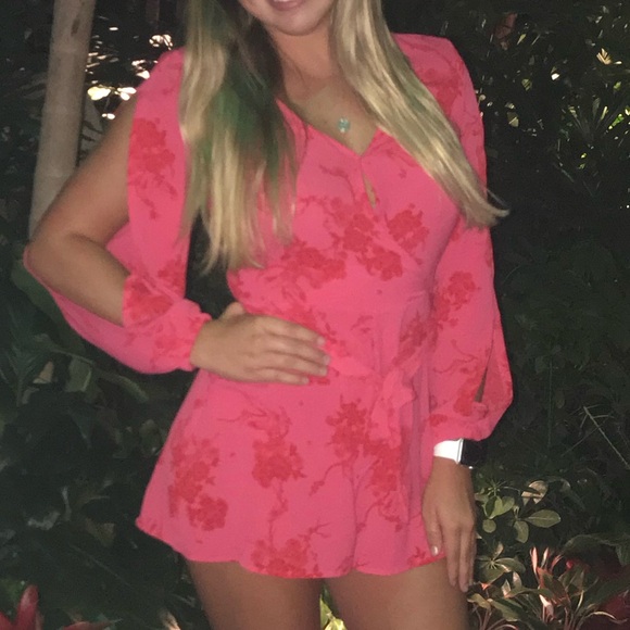 Floral Romper with sleeve cut outs - Picture 5 of 5